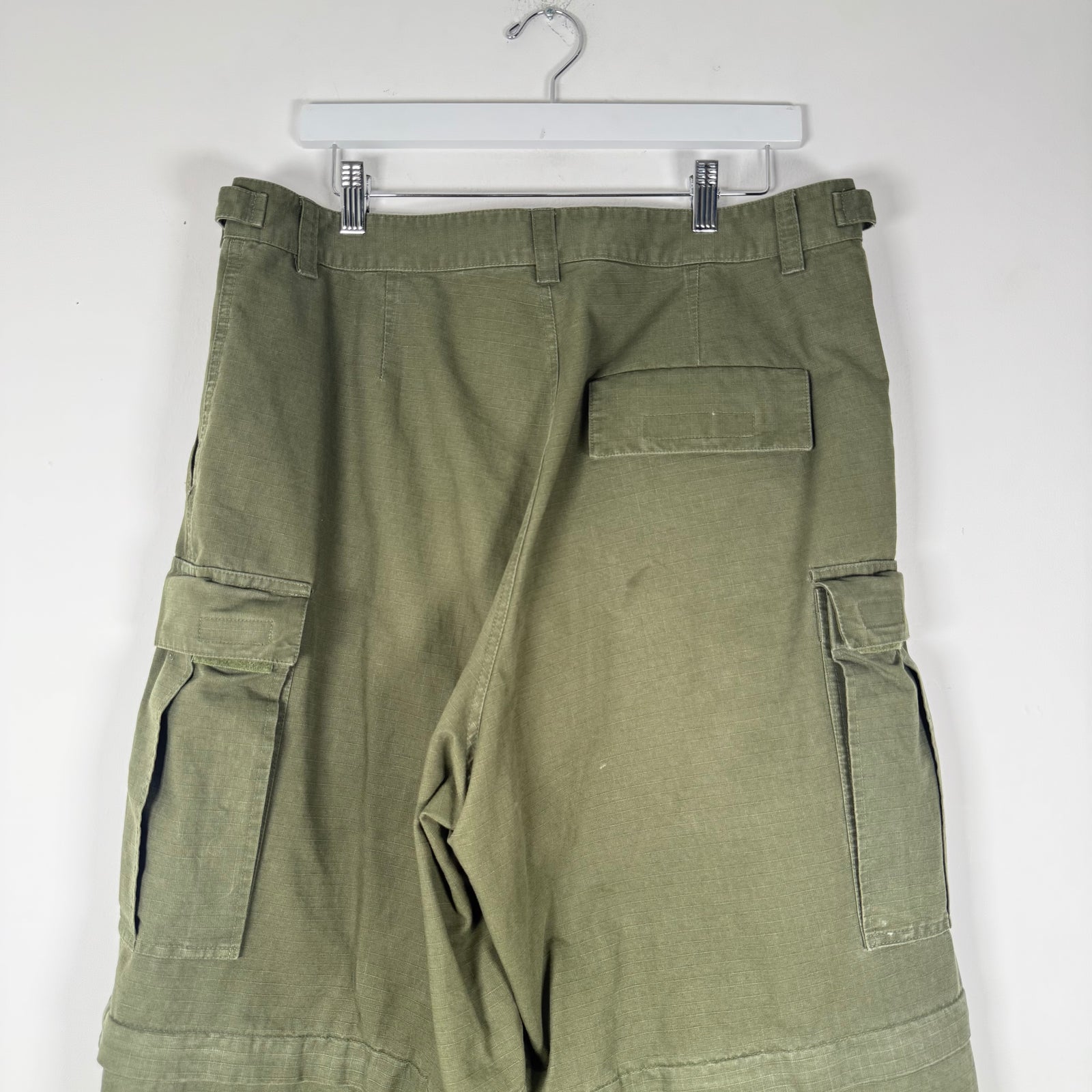 Balenciaga AW20 Green Convertible Cargo Pants Size 34