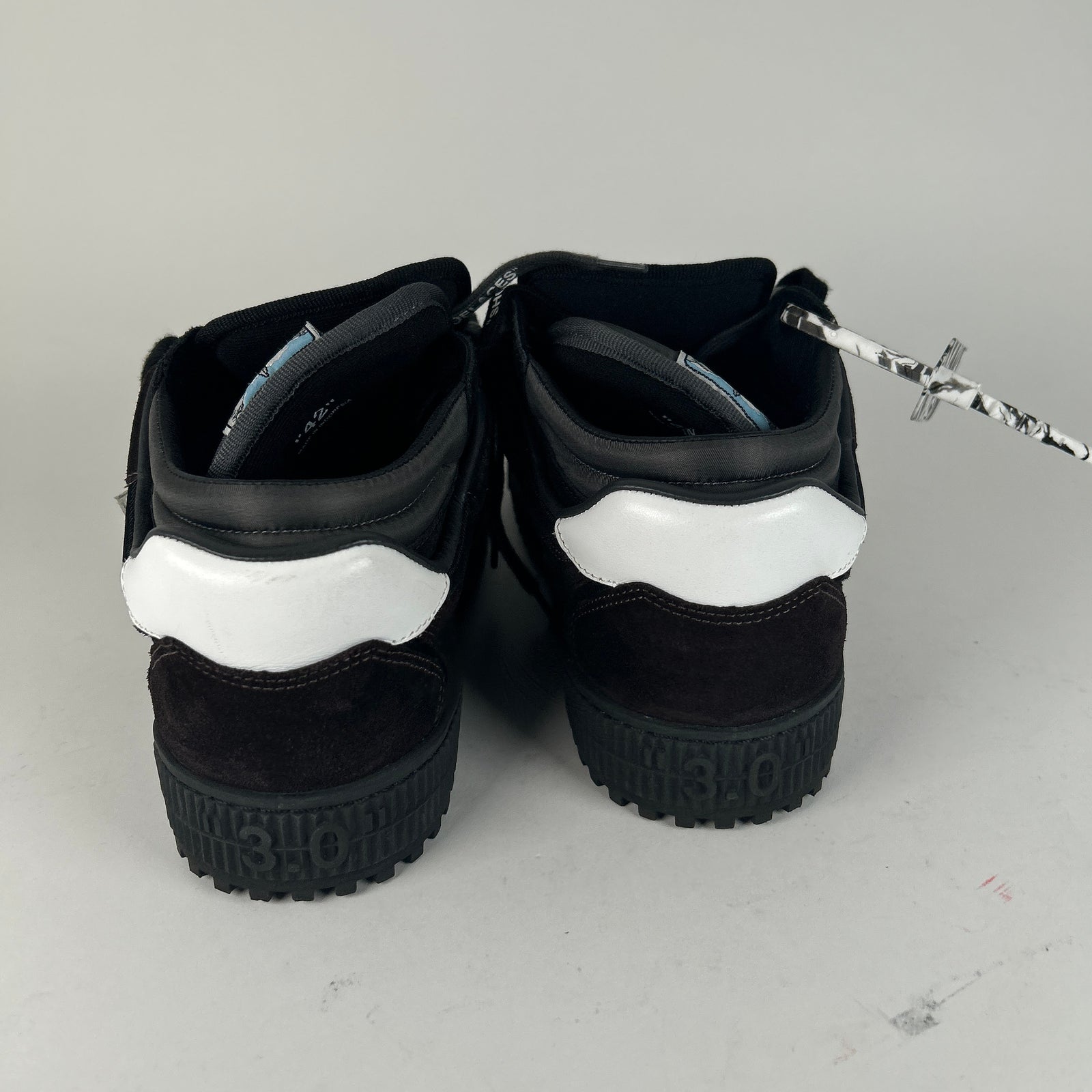Off-White Floating Arrow Court 3.0 Brown Suede Size 42