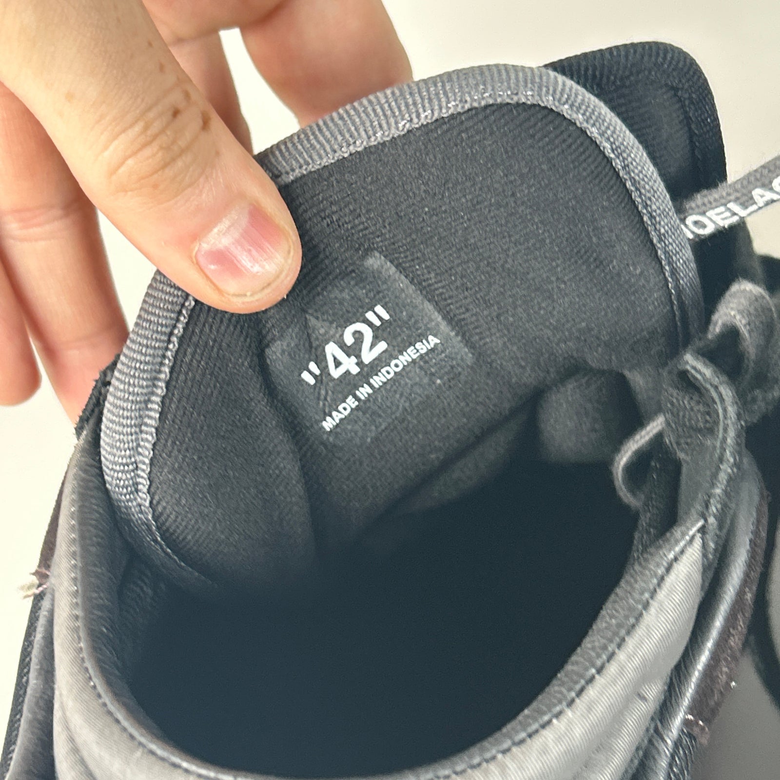 Off-White Floating Arrow Court 3.0 Brown Suede Size 42