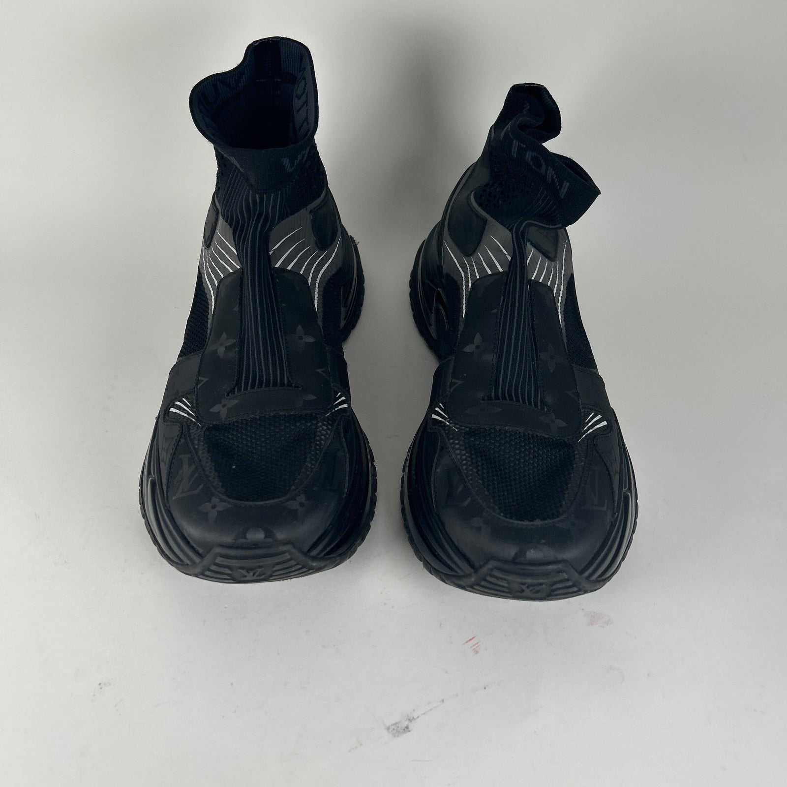 Louis Vuitton Run Away Pulse Sneaker Size LV 9.5
