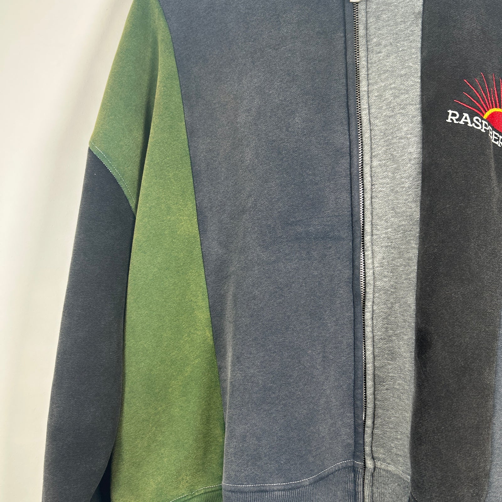 GV Gallery Multi Panel Zip Up Hoodie Size M