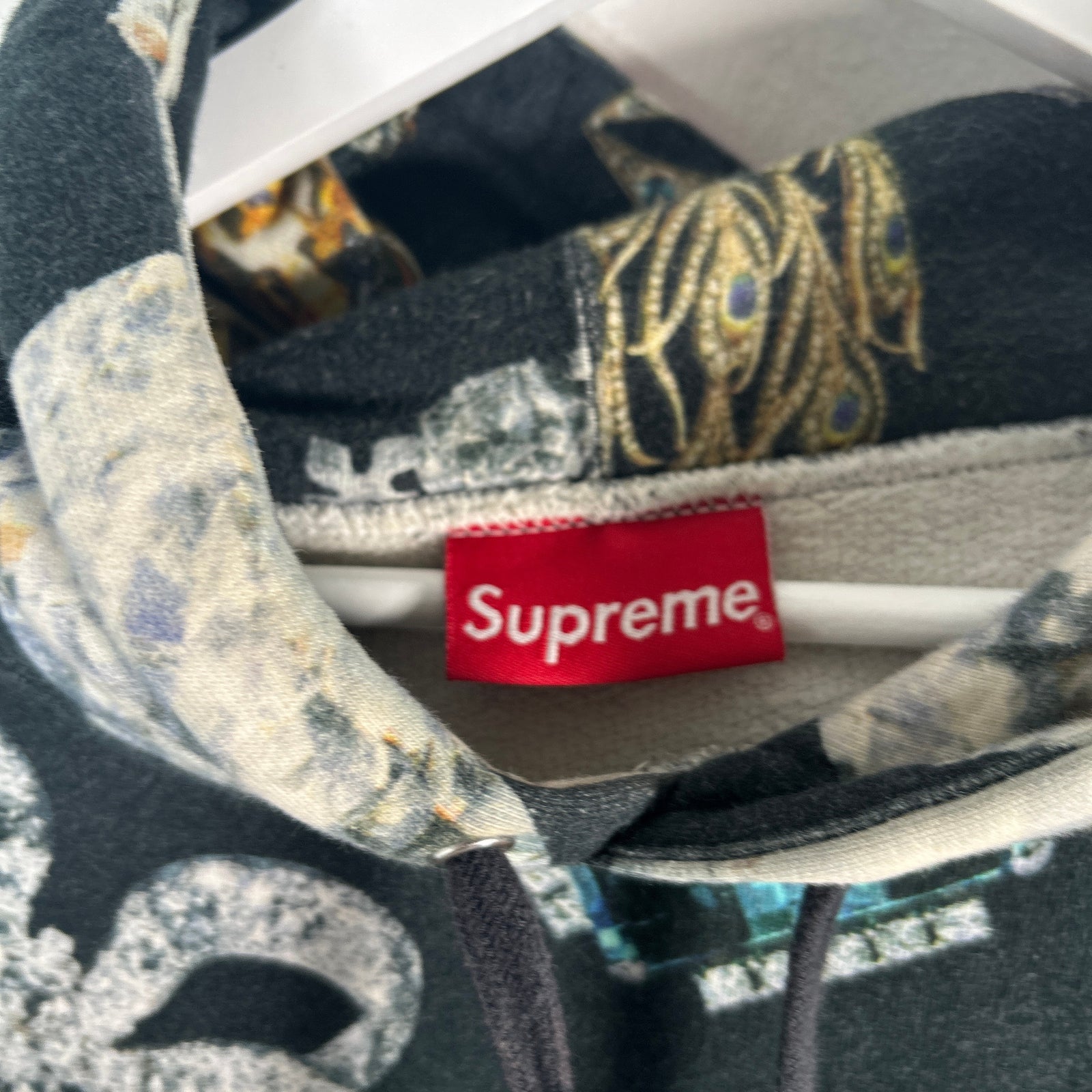 Supreme Jewels Hoodie Size L