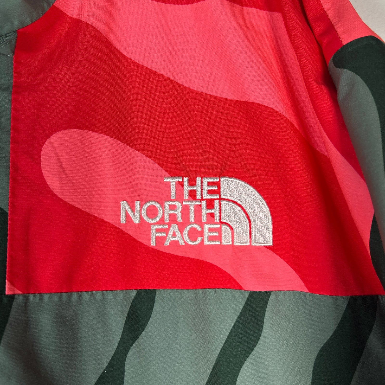 Kaws x The North Face Retro 1986 Mountain Jacket Green Size L
