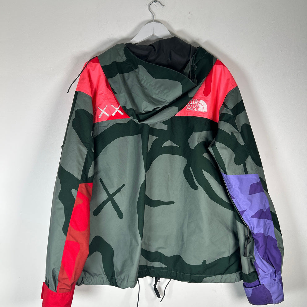 Kaws x The North Face Retro 1986 Mountain Jacket Green Size L