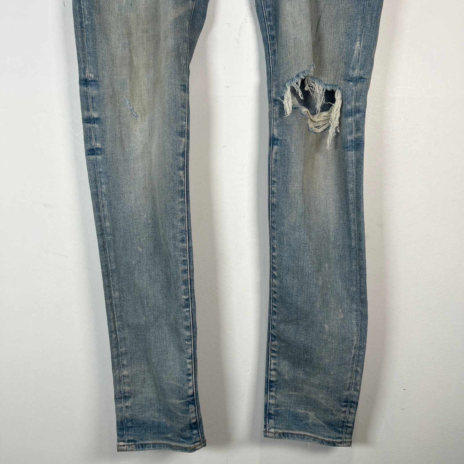 Amiri Distressed Blue Wash Jeans Size 33