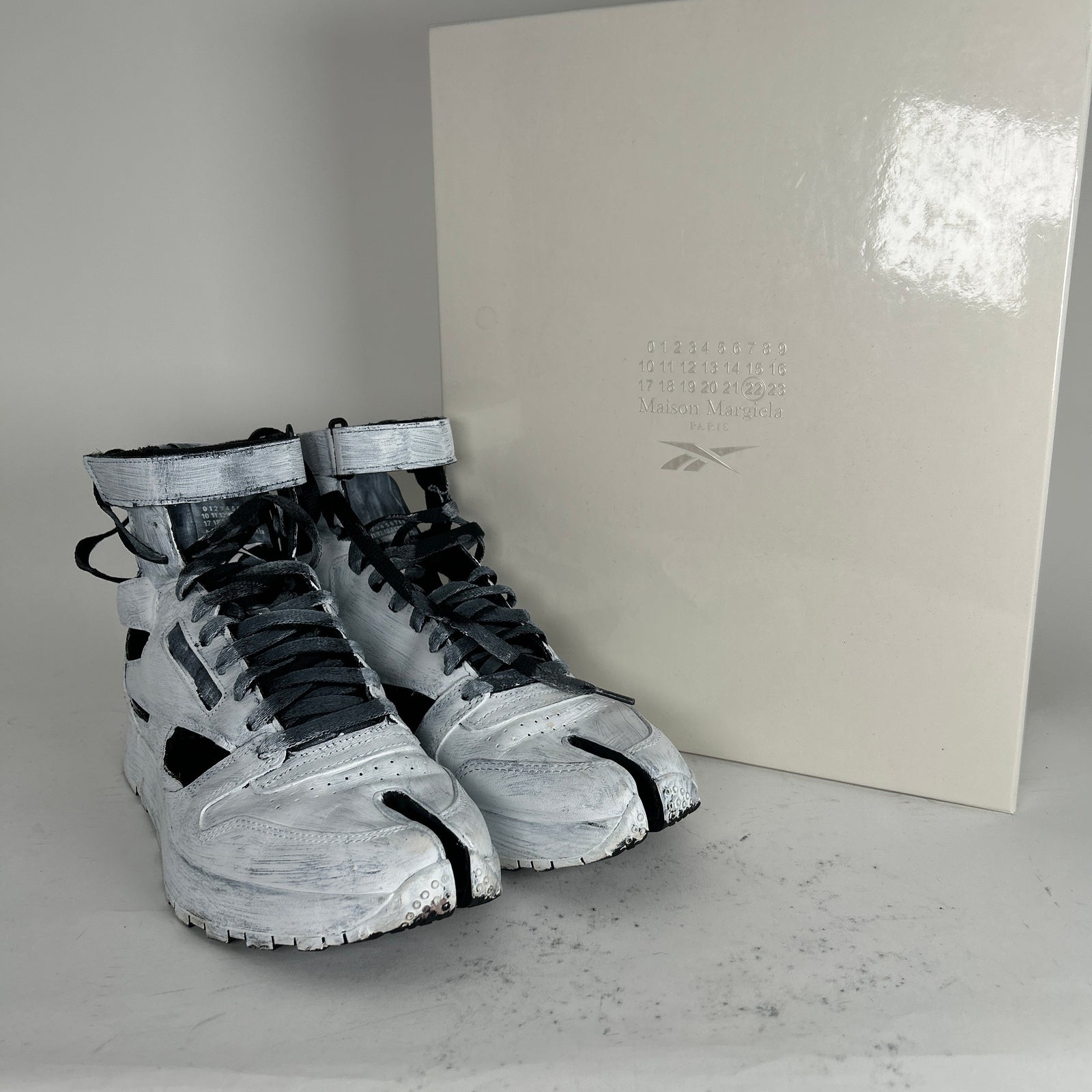 Maison Margiela x Reebok Painted White Cut-Out Tabi Sneaker Size 10