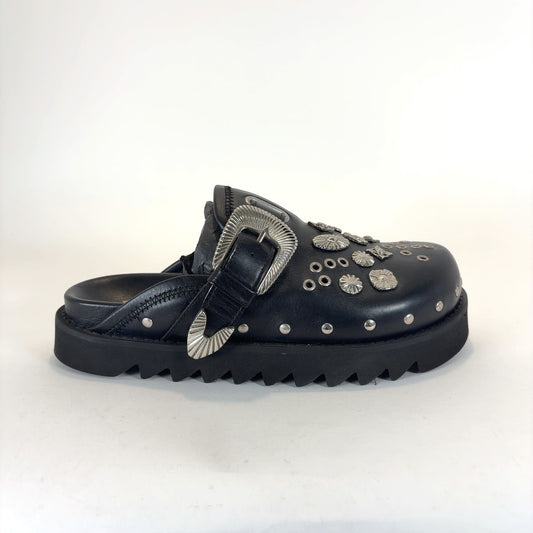 Toga Virilis Leather Studded Mules