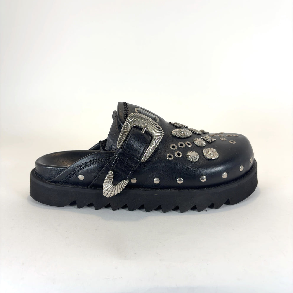 Toga Virilis Leather Studded Mules